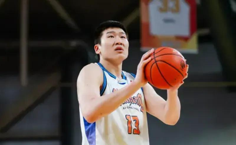 开云-短训营官宣3人离队！赵柏清伊福攻强守弱，李炎哲状态低迷！